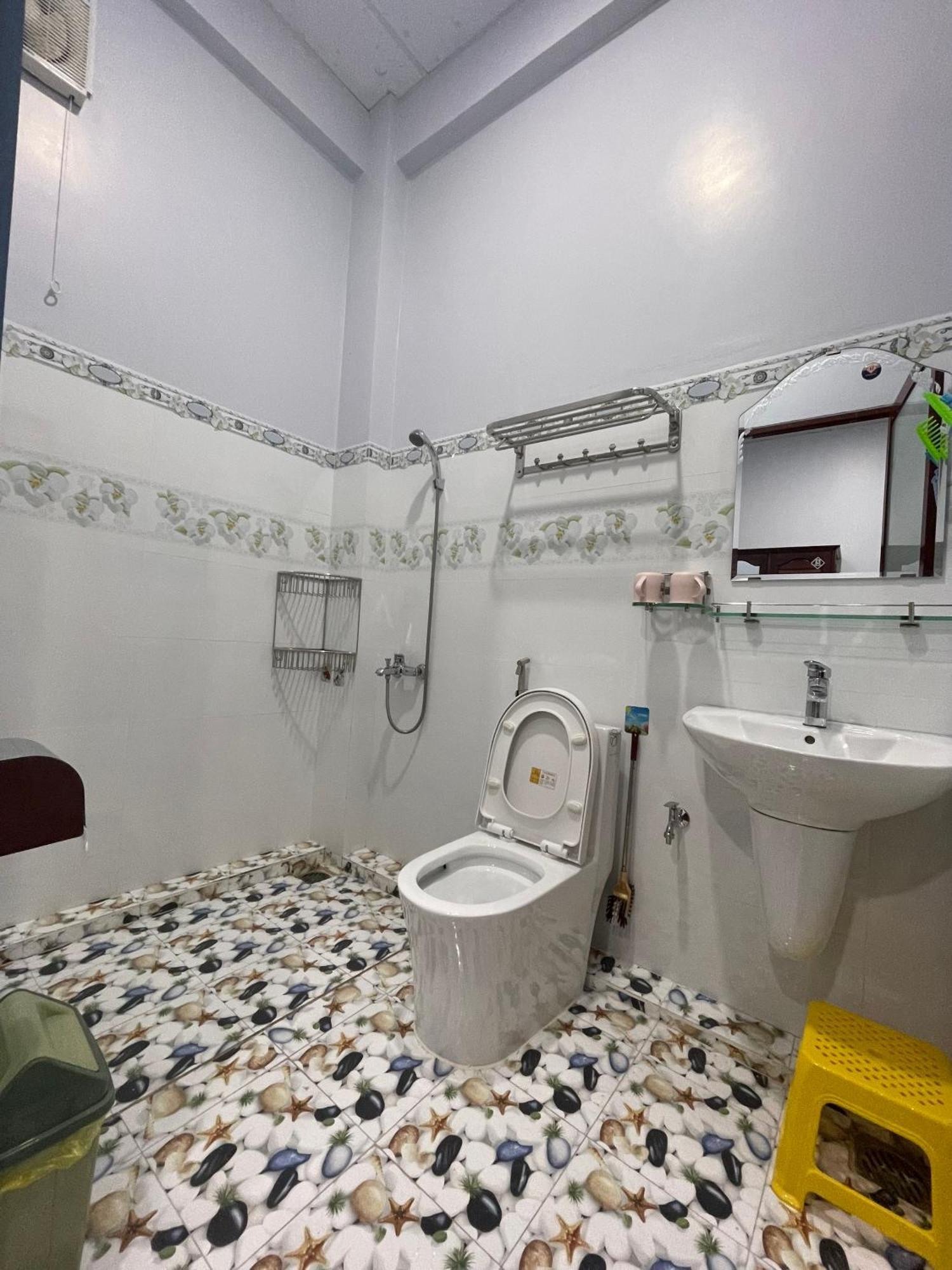 Bed and Breakfast Nha Nghi Lien Hoa Хатьен Экстерьер фото